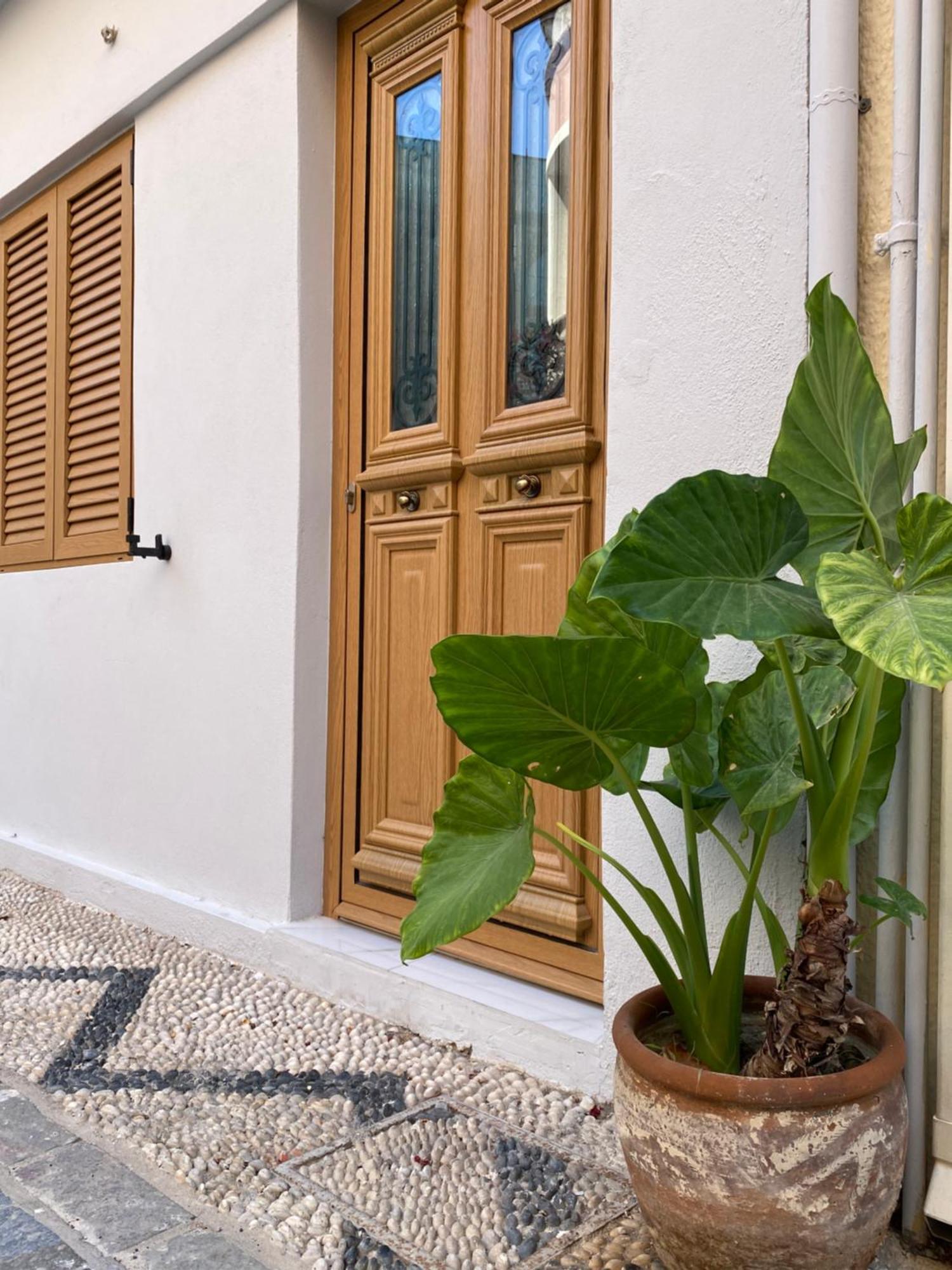 "Tete A Tete" Lux Apart In The Most Beautiful Street Of Town Rhodes City Exterior photo